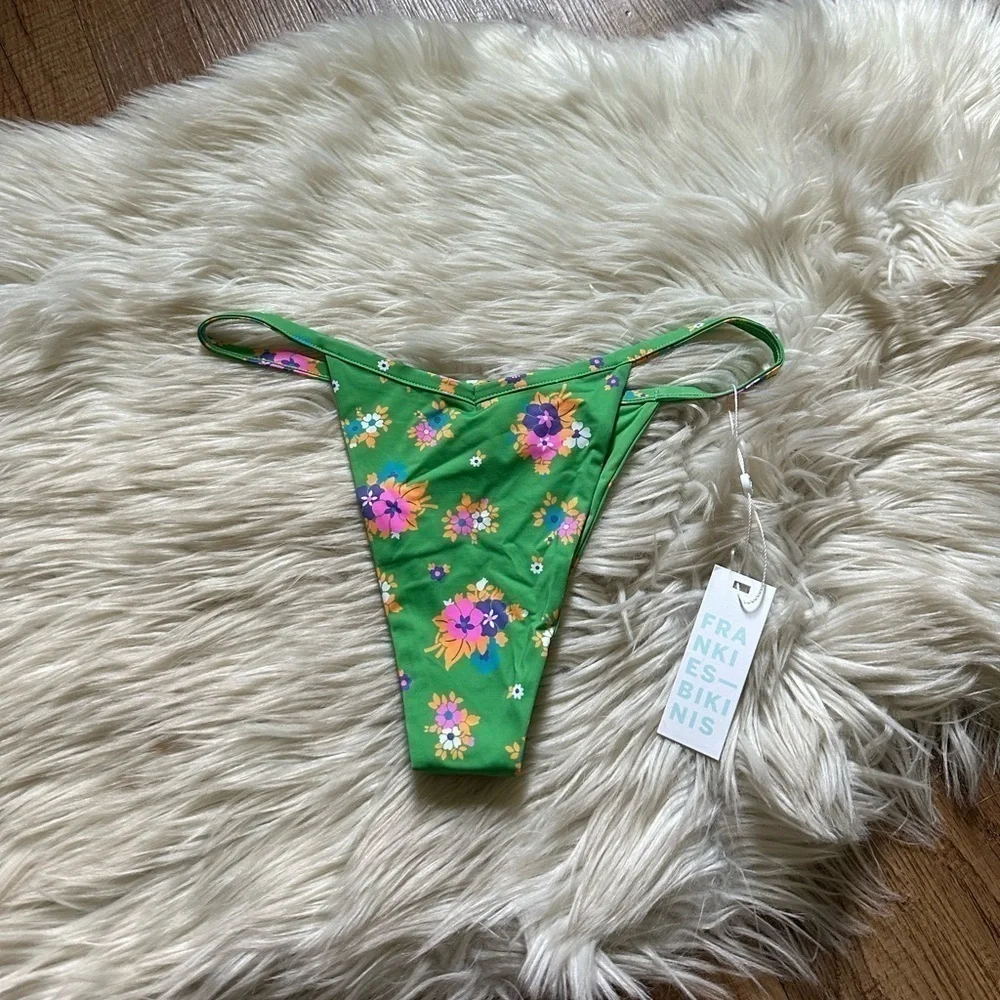 Frankies Bikinis nwt shipping offers